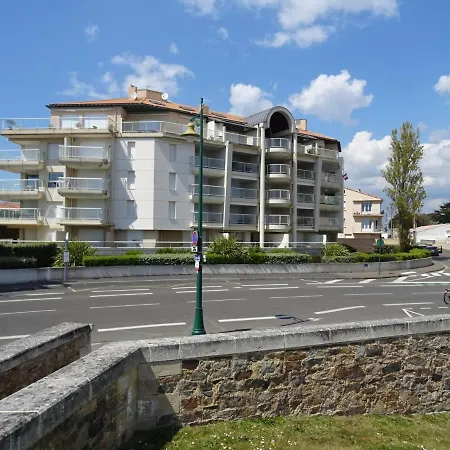 Apartment T2 Avec Terrasse, 500m De La Plage, - Fr-1-92-896 *