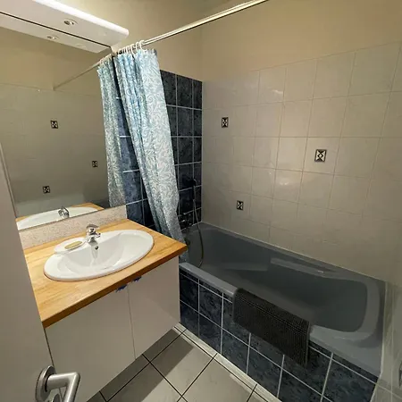Apartment T2 Avec Terrasse, 500m De La Plage, - Fr-1-92-896